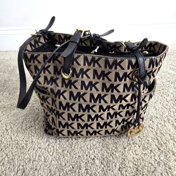 Michael Kors Tote - Picture 1 of 4